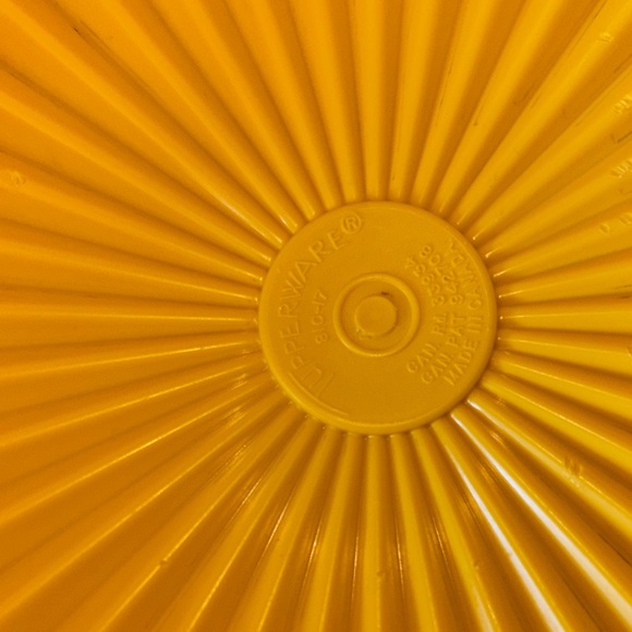 Tupperware vintage Yellow Storage Container Set - Picture 5 of 7